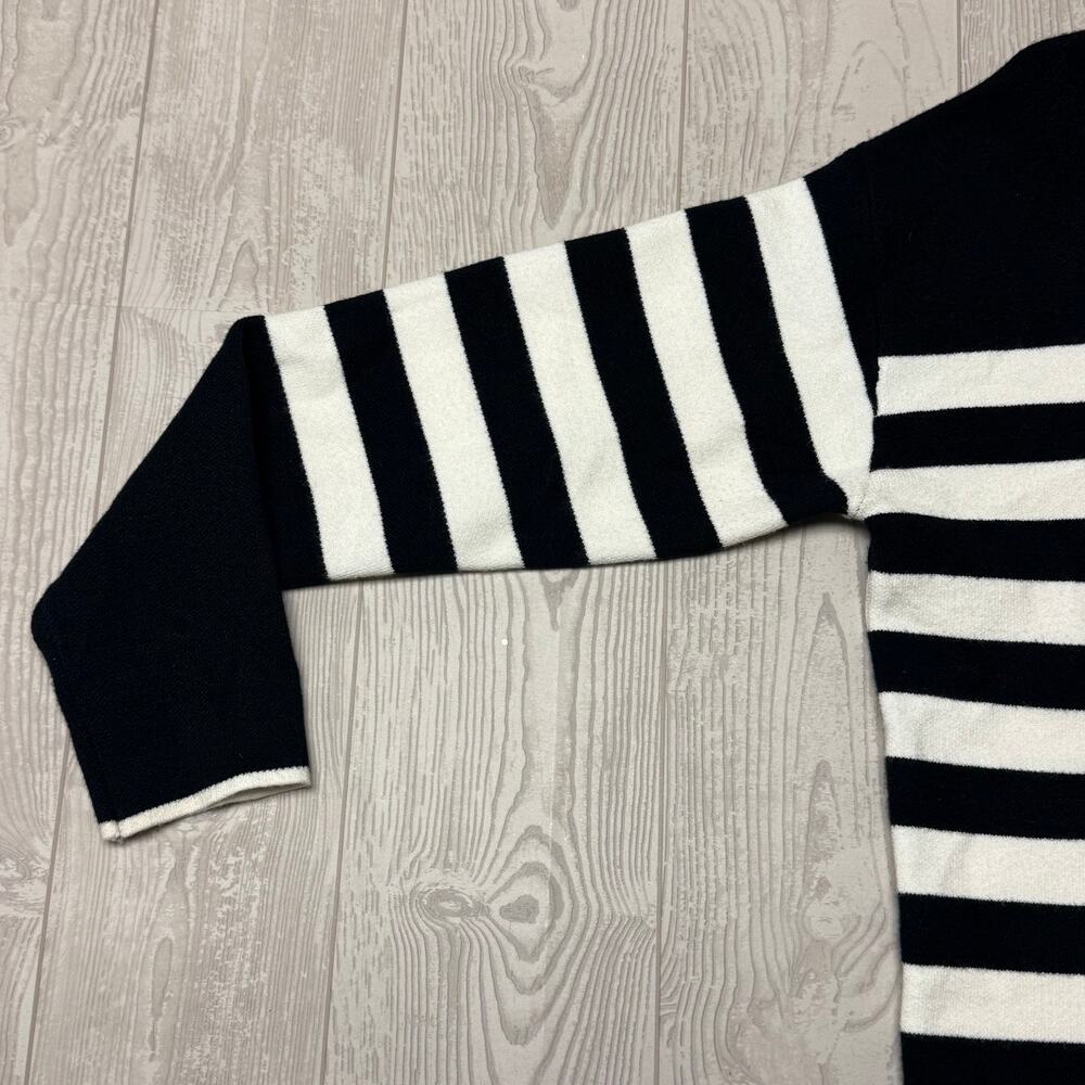 Tahari Women’s Medium Black White Striped Mock Neck Sweater Tunic Oversized Soft - Picture 4 of 8